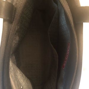 Harvey’s seatbelt bag